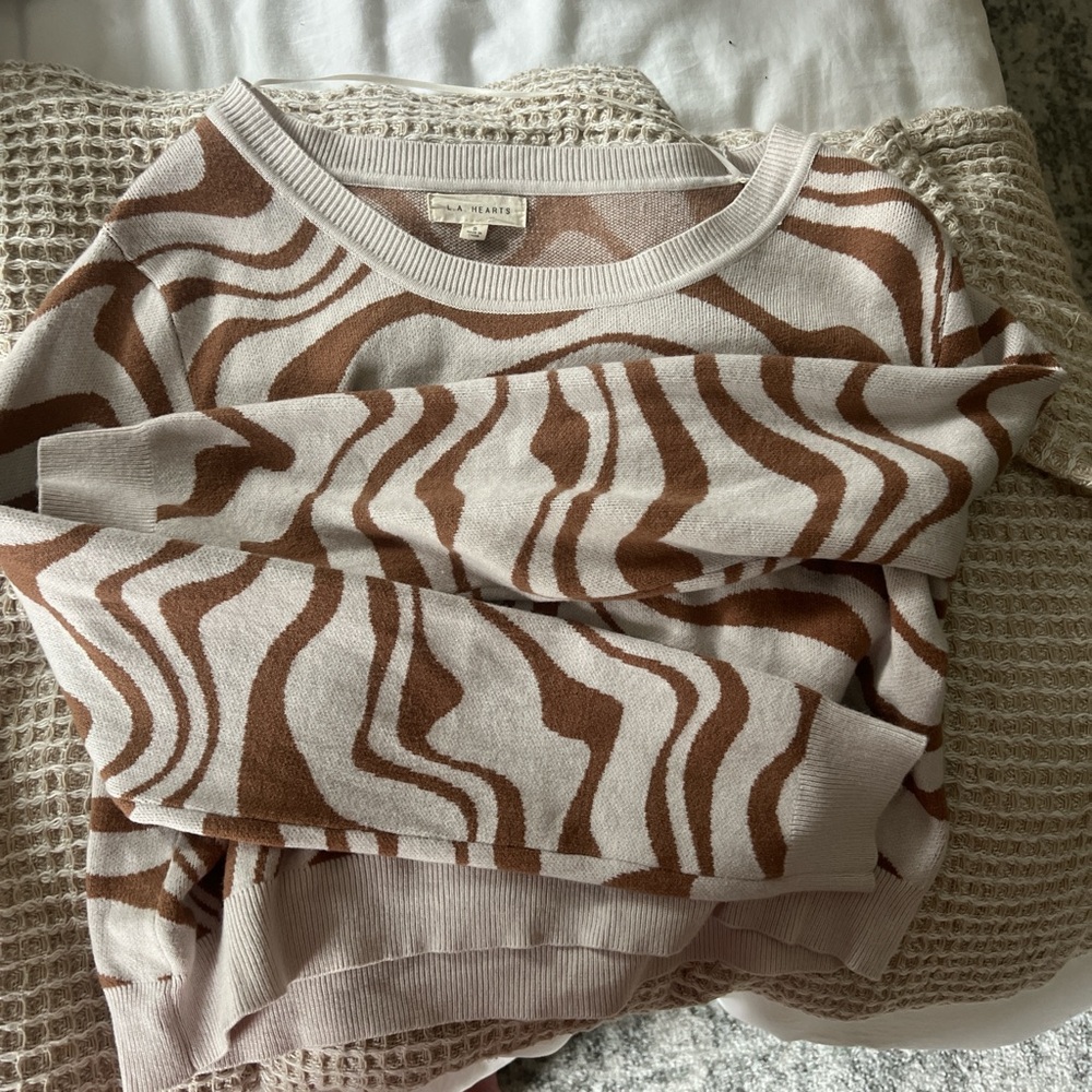 Small L.A Hearts by PacSun. Long Sleeve sweater